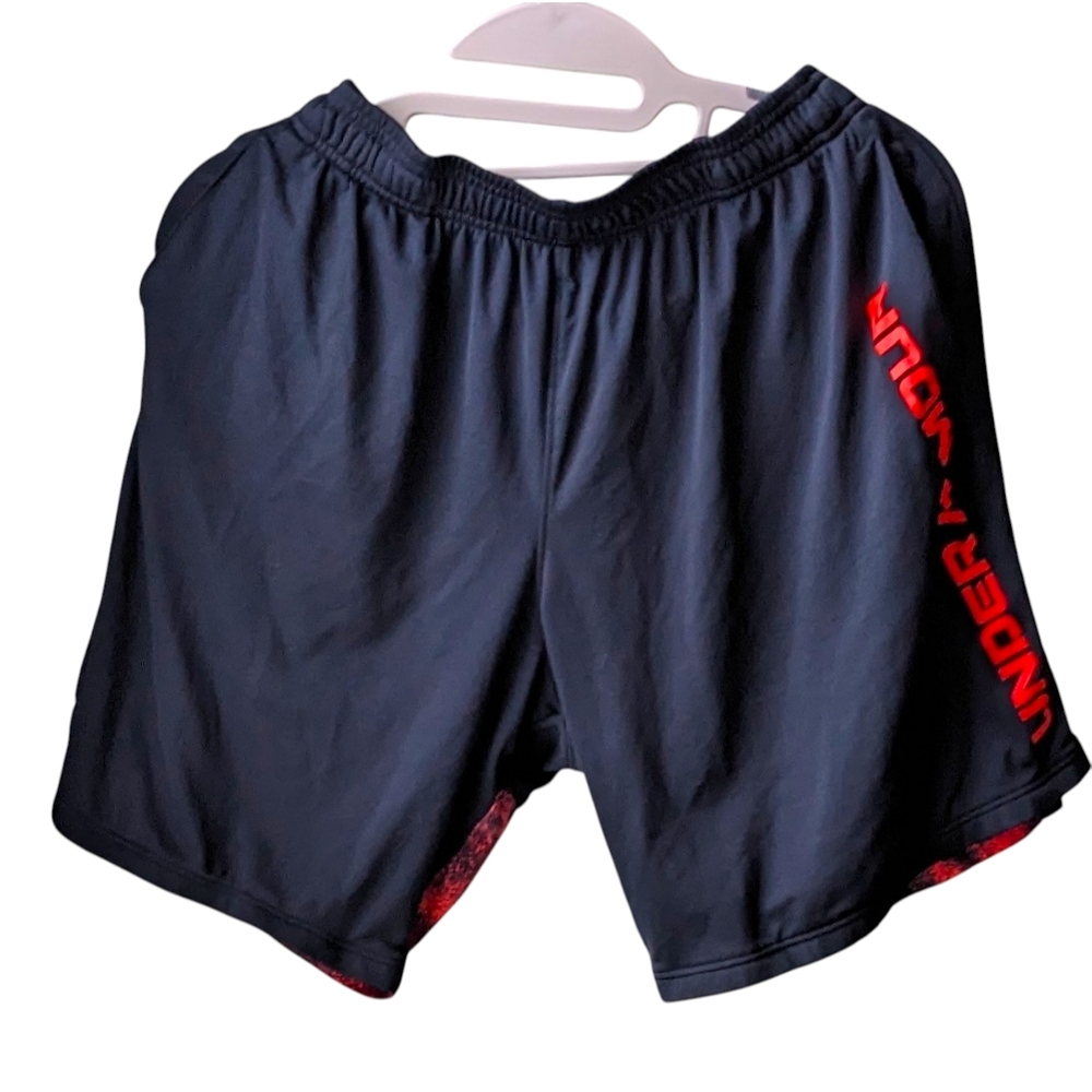 Big boy Under Armour Black Athletic Shorts with Red Logo Size YXL